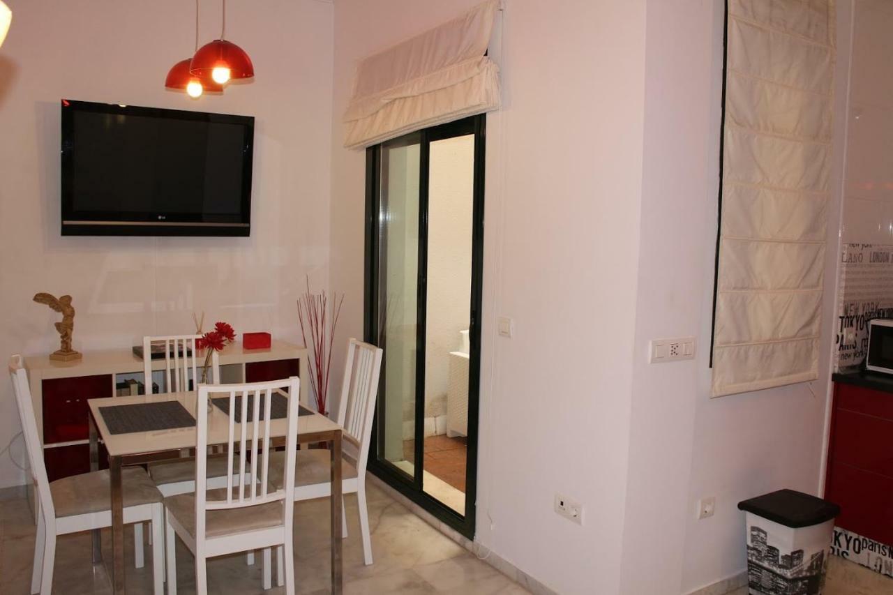 Apartamentos Rg Triana, Calle Castilla Con Patio 塞维利亚 外观 照片