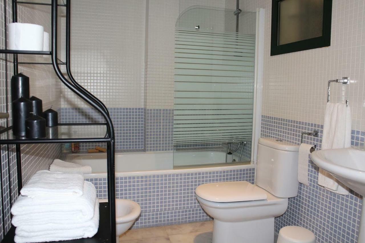 Apartamentos Rg Triana, Calle Castilla Con Patio 塞维利亚 外观 照片
